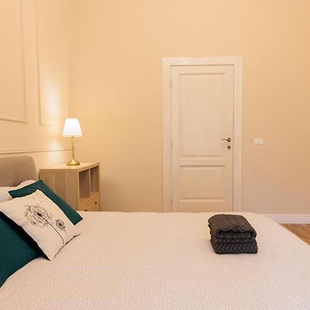 Cozy Apartment In The Historical City Center Timisoara Bagian luar foto