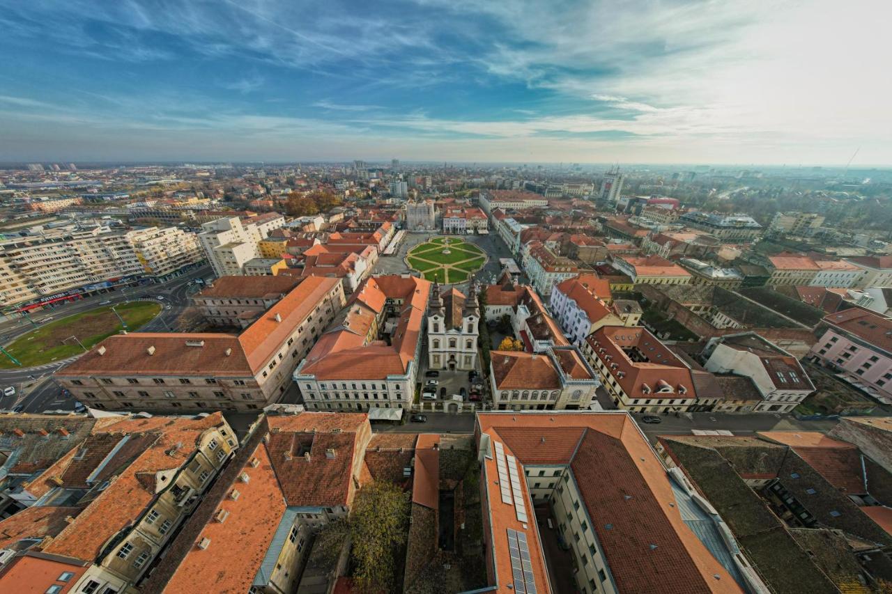 Cozy Apartment In The Historical City Center Timisoara Bagian luar foto