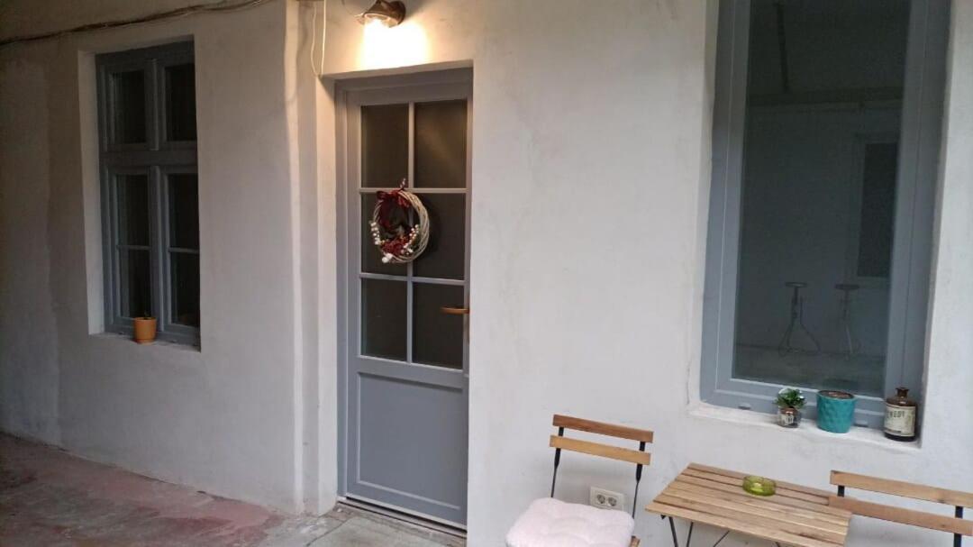Cozy Apartment In The Historical City Center Timisoara Bagian luar foto